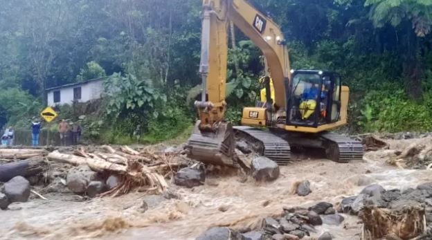 Al menos siete muertos y 30 desaparecidos por alud en una zona andina de Ecuador