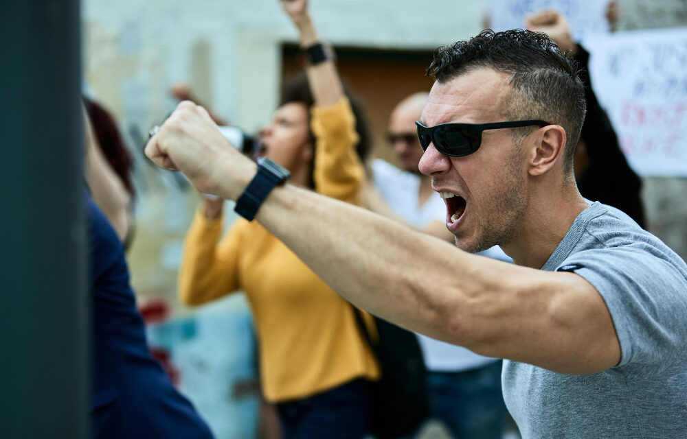 La violencia colectiva frente al pensamiento crítico: lo que podemos aprender de los graves disturbios de Reino Unido