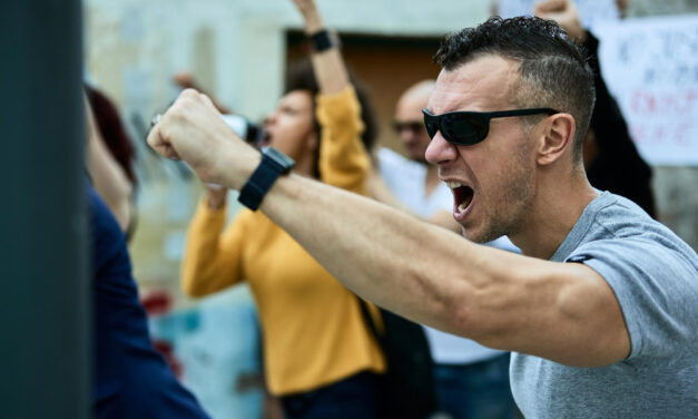 La violencia colectiva frente al pensamiento crítico: lo que podemos aprender de los graves disturbios de Reino Unido